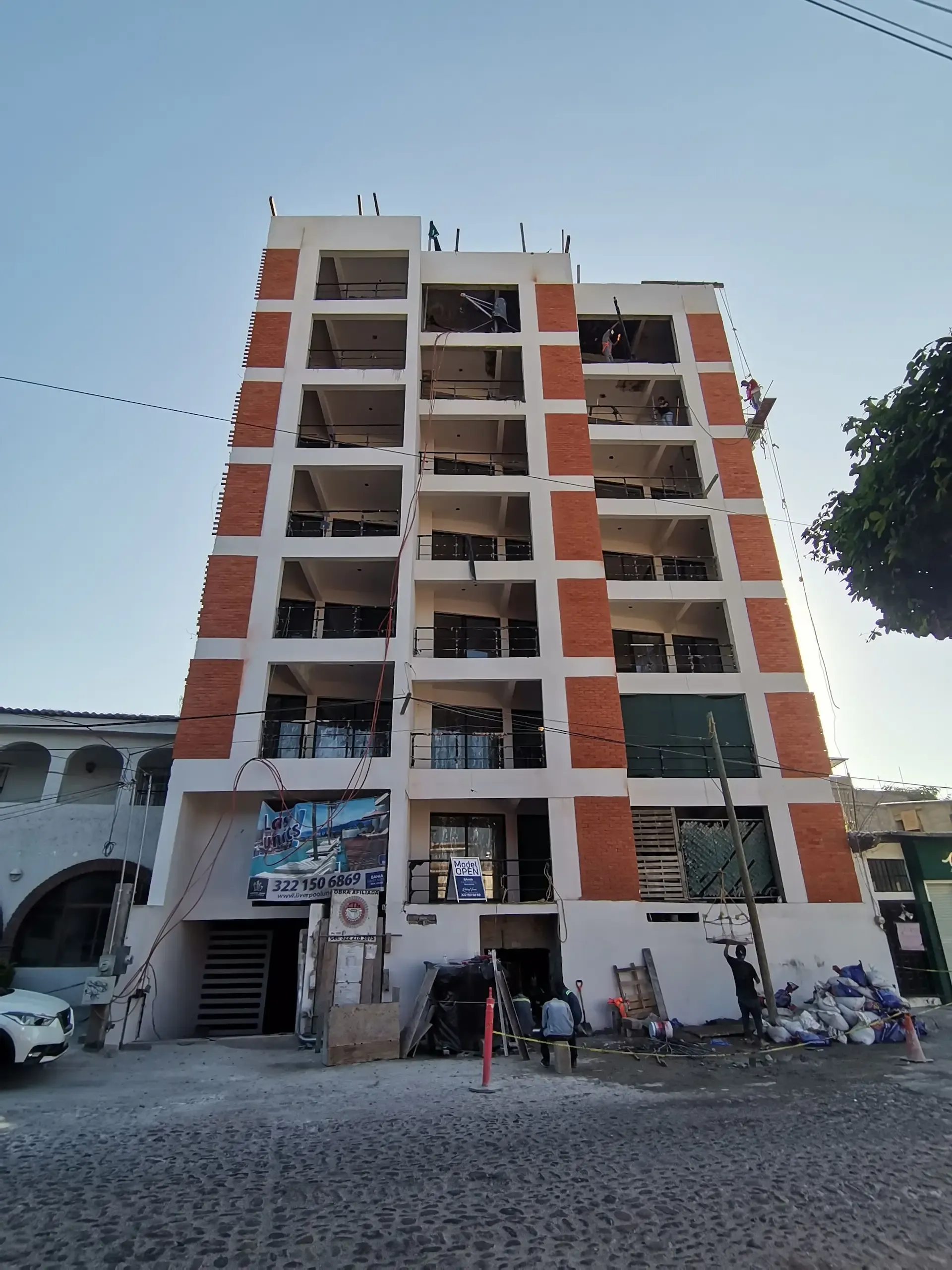 Fachada frontal de Liverpool 182